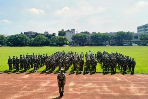 高中“第一課” 軍訓(xùn)燃熱血——金華市方格外國語學(xué)校2021級(jí)高一新生軍訓(xùn)開營