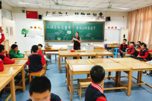 人間至味，“烹”然心動——金華市方格外國語學(xué)校602班美食節(jié)